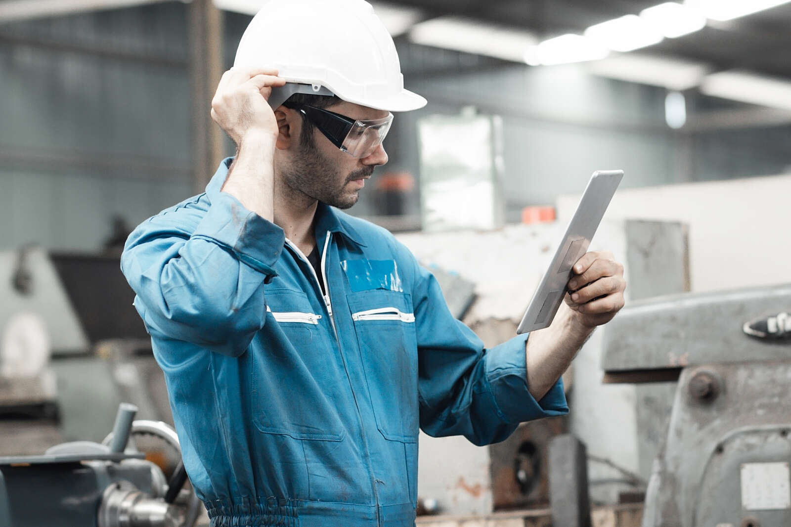 Background image: Manufacturing Process Management within PLM Viewpoint